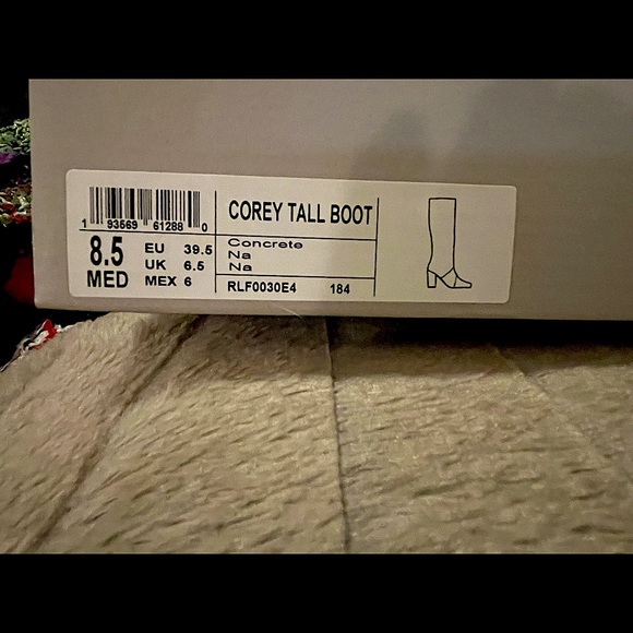 Reaction by Kenneth Cole.Size8.5, Tall gray boot w heel. NWT. - Picture 3 of 8